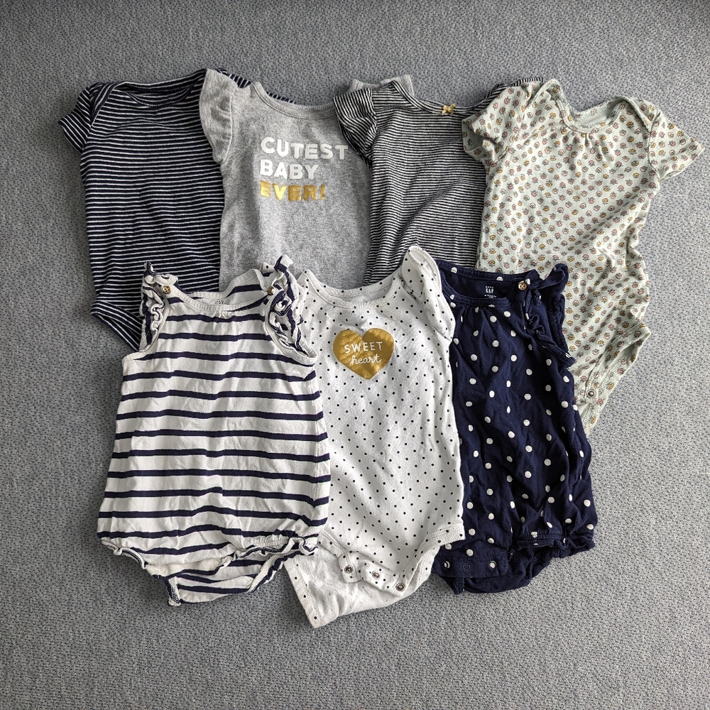 3/$30 Lot of 7 onesies from Carter's and Baby Gap